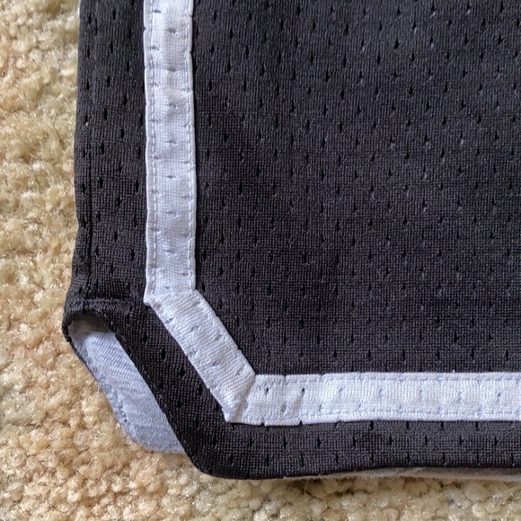 Boy’s mesh athletic shorts - Picture 2 of 11